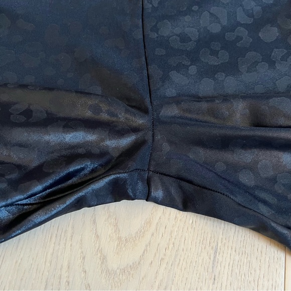 Lustrous High Rise Infinity Legging - Picture 10 of 12